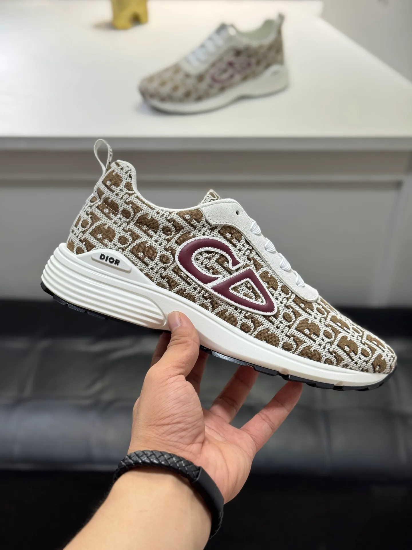 Men's shoes 💰420 [New style] 🏵️🏵️Original quality! Dior🔥Christan Dior (Dior) hot style [new style]⚠⚠️Top purchasing agent🔍🔍Men's HK counters are on sale simultaneously. Sole: The original sole is specially provided by the original factory. The exclusive movable molded sole is super comfortable. The original factory follows the order. 🔍🔍The high-quality multi-color splicing design is exquisite and unique, with canvas upper and mesh lining💪Details determine the quality. We only make shoes with care. You can go in and out of the counter at will. Welcome to compare🇮🇹Size: 38-44 (45 customized)